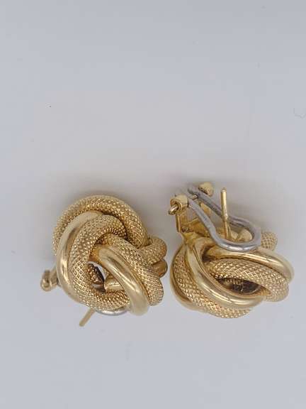 14kt Solid Yellow Gold Stud Earrings