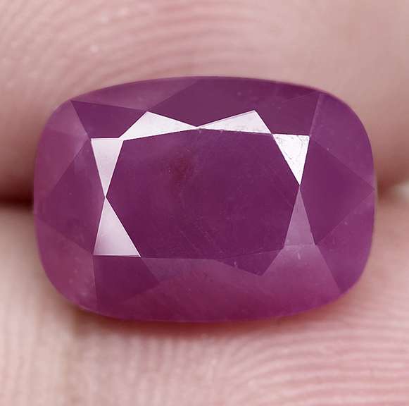 Heavy 6.19ct UNHEATED violet red Ruby