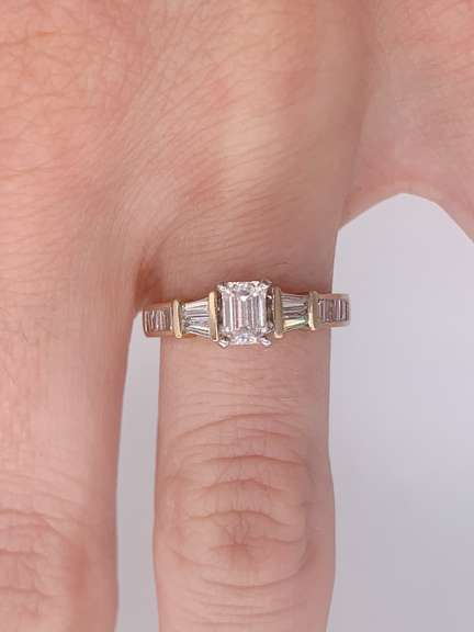 14kt Gold Diamond Engagement Ring