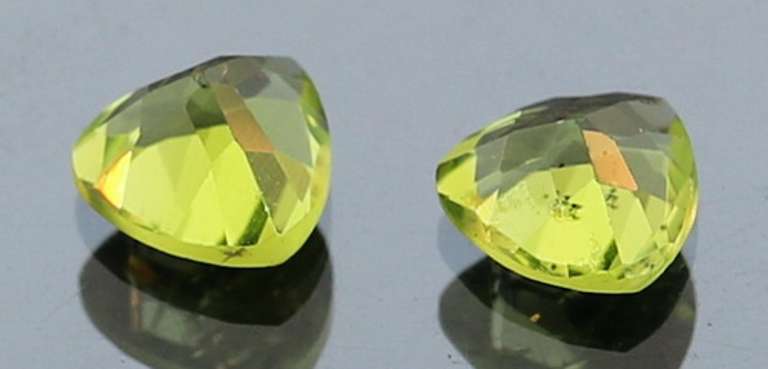 Fantastic 2.72ct matched Peridot set