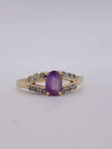 10kt Gold , Amethyst, & Diamond Ring