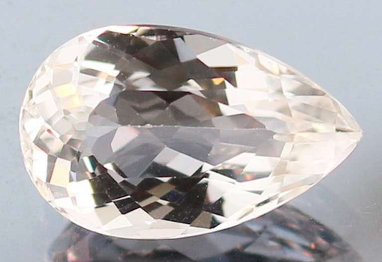 Amazing 7.50ct UNTREATED diamond white Topaz