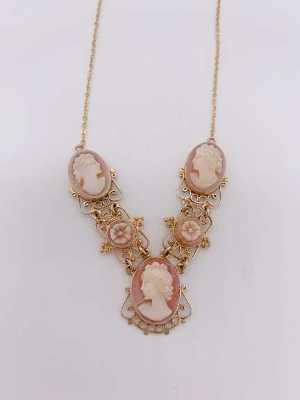 14kt Yellow Gold Cameo Pendant Necklace