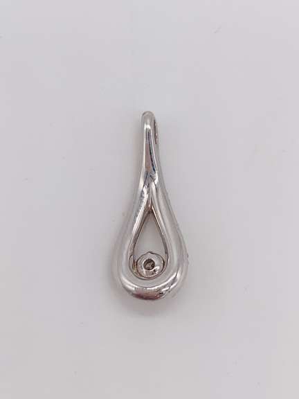 14kt White Gold & Diamond Pendant
