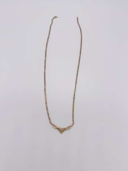 14kt Yellow Gold Diamond Pendant Necklace