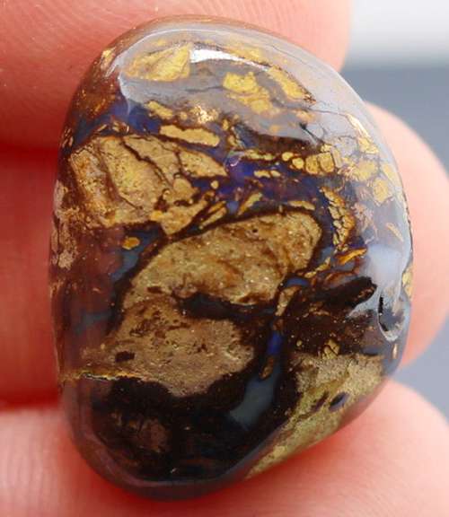 Eye catching 26.43ct untreated Koroit Boulder Opal