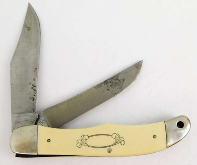 Vintage Schrade Scrimshaw PocketKnife & Leather Case