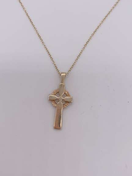 14kt Yellow Gold Cross Pendant Necklace