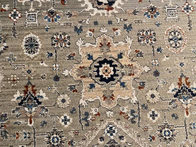 MAGNIFICENT CLASSIC RUG 6x8