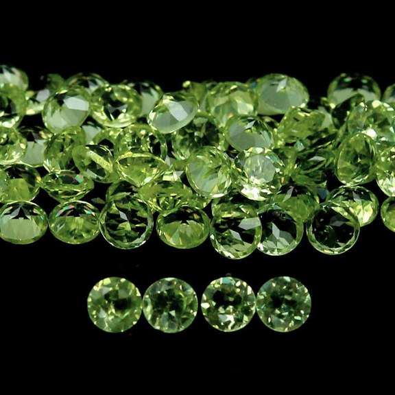 Brilliant 5.24ct set of matched emerald cut Peridot