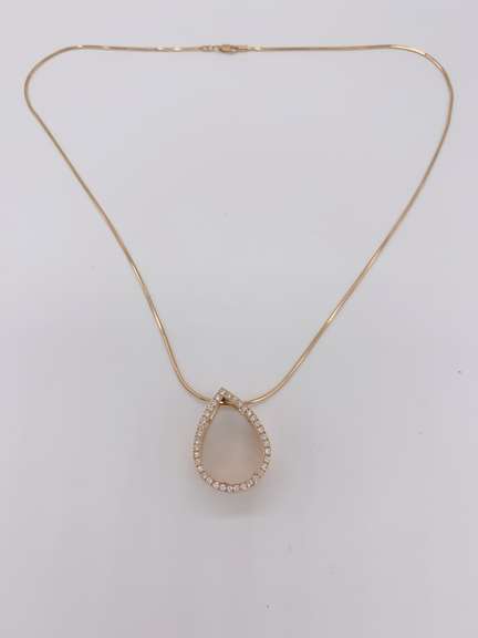 14kt Yellow Gold Diamond Pendant Necklace