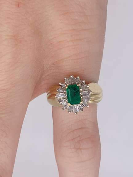 14kt Gold Emerald & Diamond Cocktail Ring