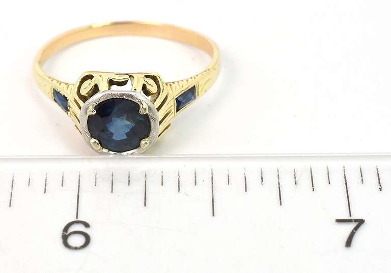 Beautiful Vintage Sapphire Ring in Yellow Gold