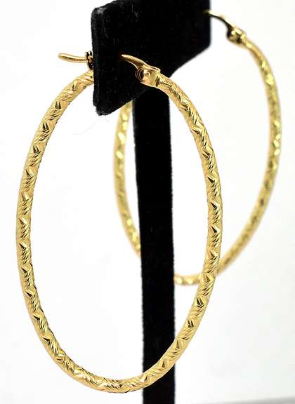 Geometrically Etched Elongated Hoops in 14KT Yellow Gold