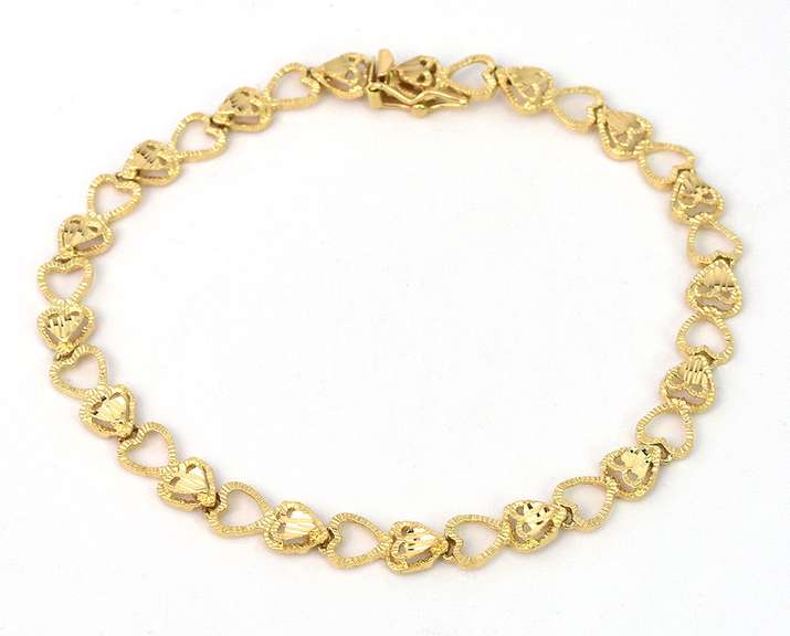 Sweet Heart-Linked Bracelet in 14KT Yellow Gold