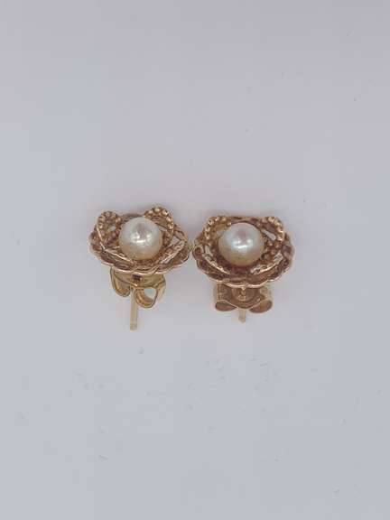 14kt Solid Yellow Gold Stud Earrings