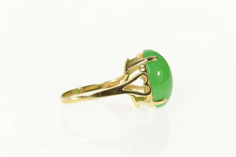 10K Yellow Gold 1960's Green Agate Cabochon Heart Cocktail Ring