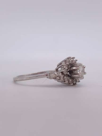 14kt White Gold Diamond Cocktail Ring