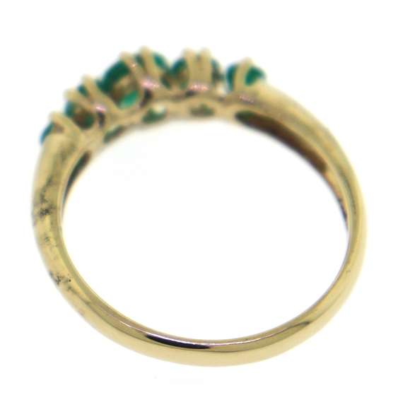 Stunning Yellow Gold Emerald Ring