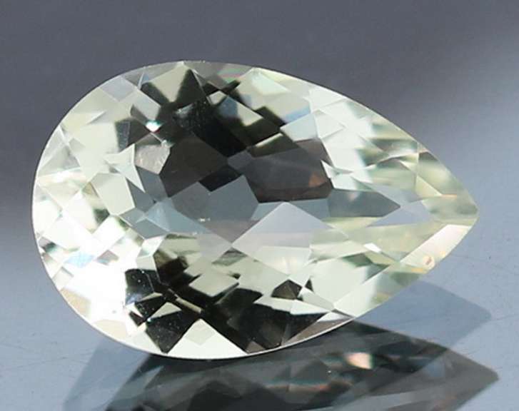 Brilliant 4.76ct platinum green Amethyst