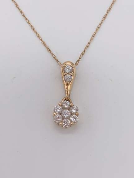14kt Yellow Gold Diamond Pendant Necklace
