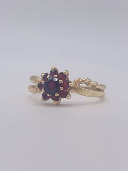 14kt Gold Garnet Flower Cocktail Ring