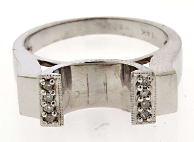 Modern 14kt Diamond Band