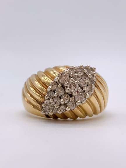 14kt Gold & Diamond Ring