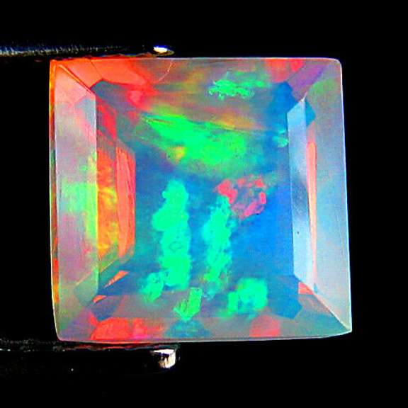 Princess cut continuous flashing 1.94ct Welo Opal