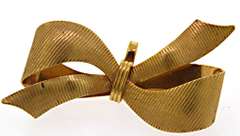 Ribbed 14kt Bow Pin