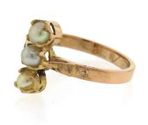 Pretty 20kt Yellow Gold 3 Pearl Ring