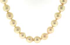 Elegant Peach Baroque Pearl Necklace