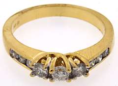 Dazzling 14kt Diamond Ring