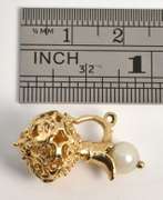 Neat 14k YG Caraffe Charm with Pearl
