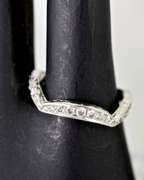 High-End Platinum Wavy Diamond Band