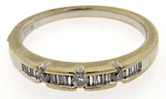 Fashionable 14kt Diamond Band