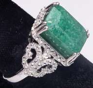 Fabulous 7.75CTS Natural Emerald & White Sapphire Ring in Sterling Silver