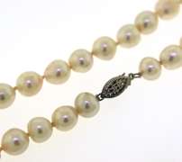 Elegant Peach Baroque Pearl Necklace