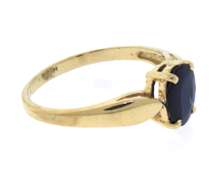 Pretty Yellow Gold Oval Sapphire Ring