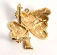 Neat 3 Leaf Clover Locket