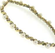Gorgeous Pearl and Diamond Yellow Gold Bracelet