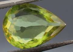 Very clean 1.27ct untreated diamond luster Sphene