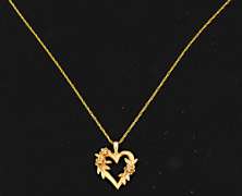 Feminine 14kt Diamond Heart Pendant Necklace