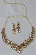 Set Of Fashion Jewelry Neck Lace And Earrings