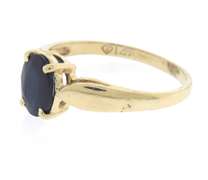 Pretty Yellow Gold Oval Sapphire Ring
