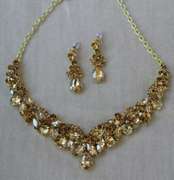 Set Of Fashion Jewelry Neck Lace And Earrings