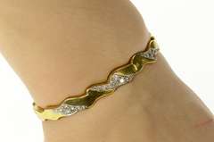 18K Yellow Gold Retro Wavy Diamond Oval Bangle Bracelet