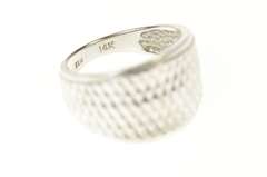 14K White Gold Grooved Lattice Pattern Graduated Band Ring