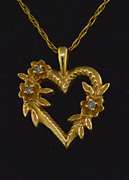 Feminine 14kt Diamond Heart Pendant Necklace