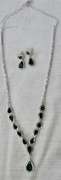 Set Of Emerald Color Fashion Jewelry Neck Lace And Earrings